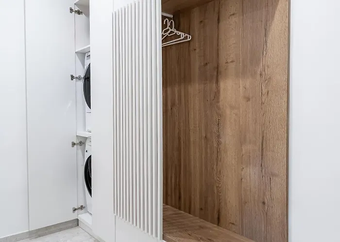 Mona * Любляна