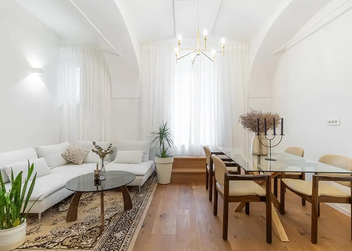 Mona * Любляна